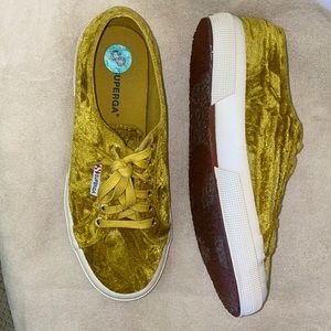Women’s Mustard Crushed Velvet Sneaker